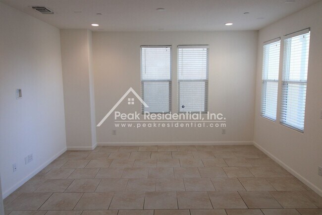 Building Photo - Very Nice 3bd/2.5ba North Natomas Home wit...