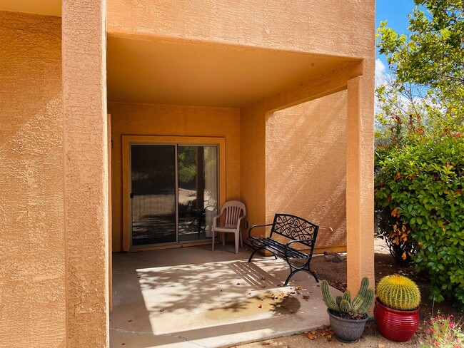 Building Photo - Cottonwood Square/Commons MOVE-IN SPECIAL