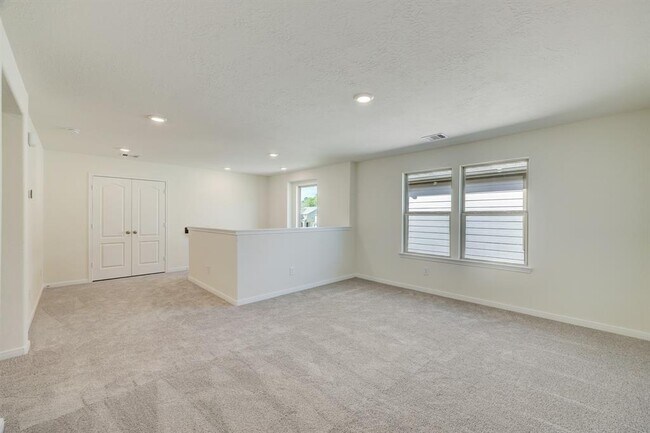 Building Photo - 14626 Hemlock Knl Ln
