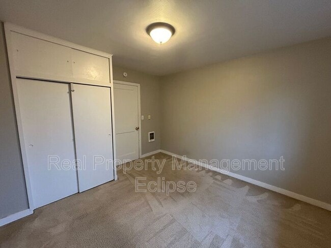 Building Photo - 6805 103rd Ave NE