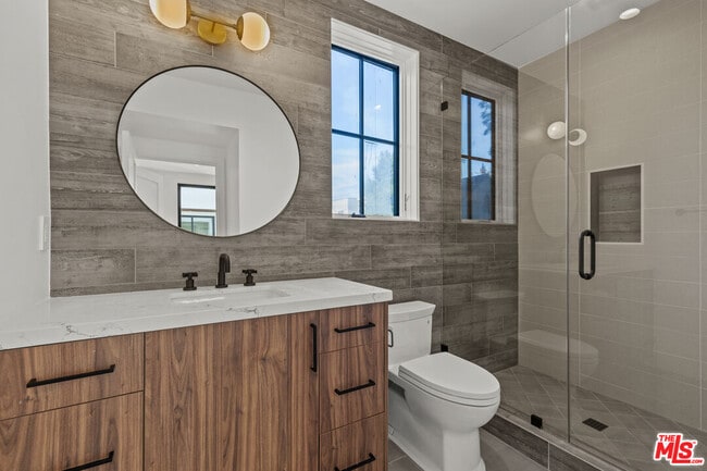 Building Photo - 14535 Killion St