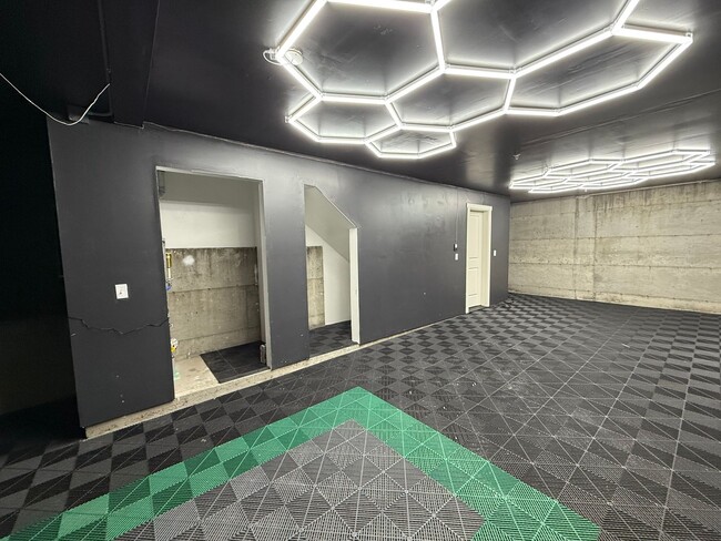 Building Photo - 19102 20th Dr SE