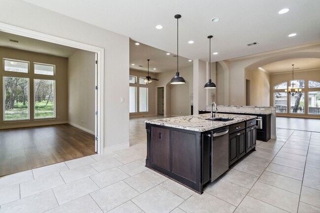 Building Photo - 944 Wilderness Oaks