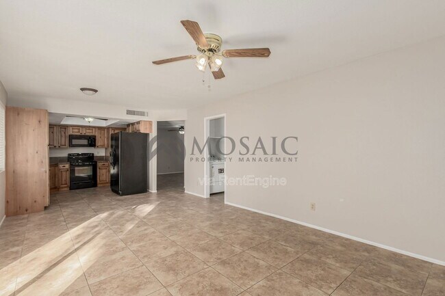 Building Photo - 1261 W Kiowa Cir