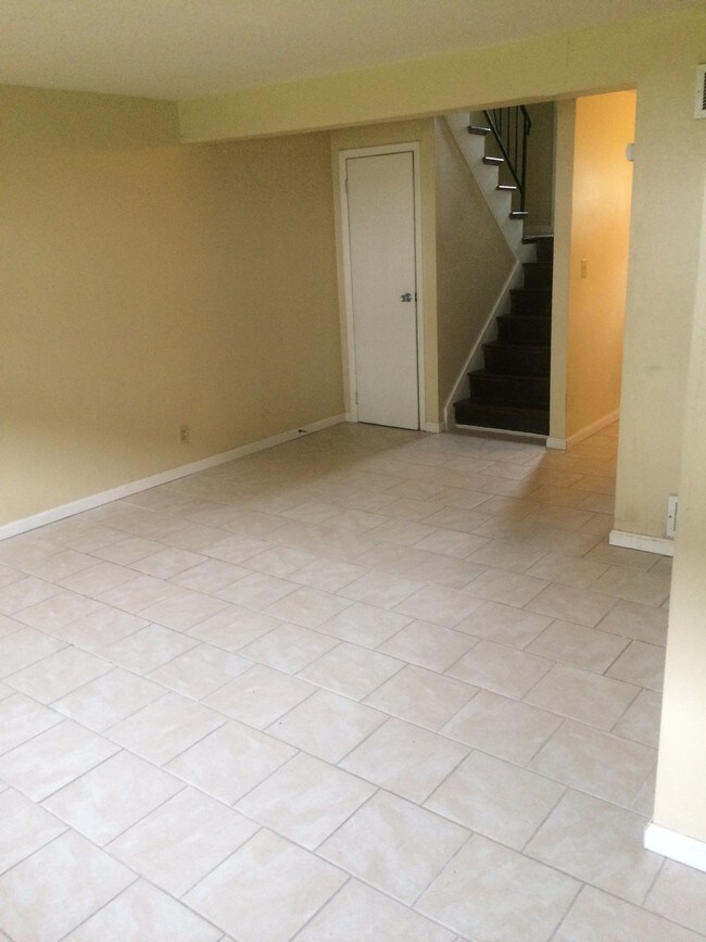 Building Photo - 2413 S 18th St