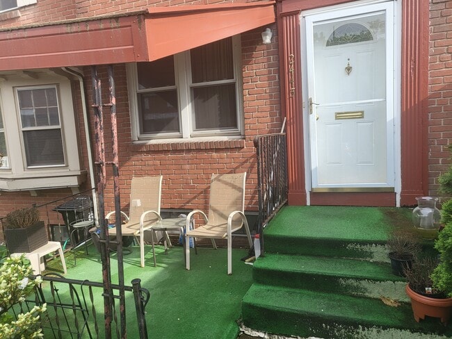 Building Photo - 2445 Brookwood St