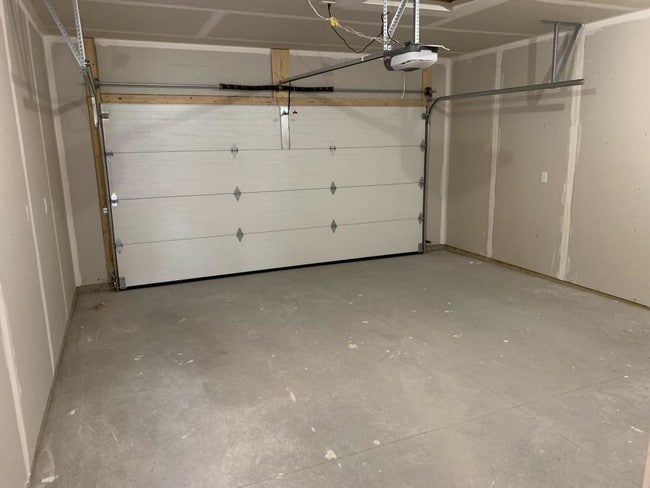 Building Photo - 1525 Ohana Ave