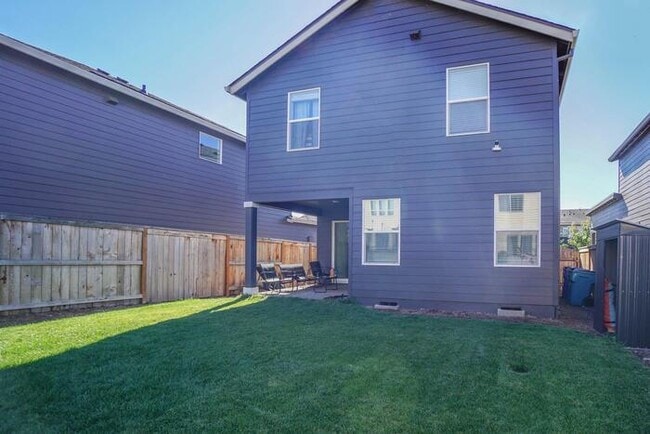 Building Photo - NEWER THREE BEDROOM WITH GARAGE