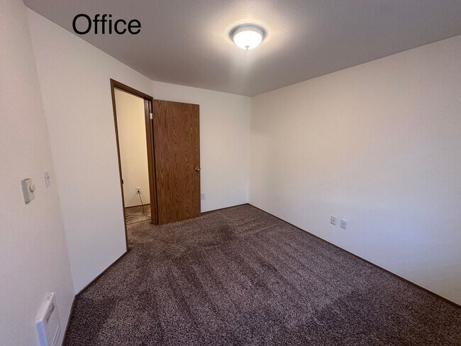 Building Photo - K74-LO Duplex