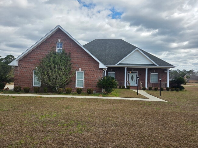 Building Photo - 565 Twin Ponds Dr