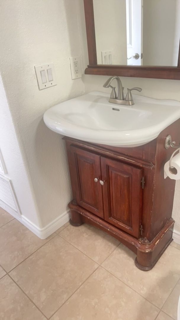 Building Photo - 1356 Bobolink Dr