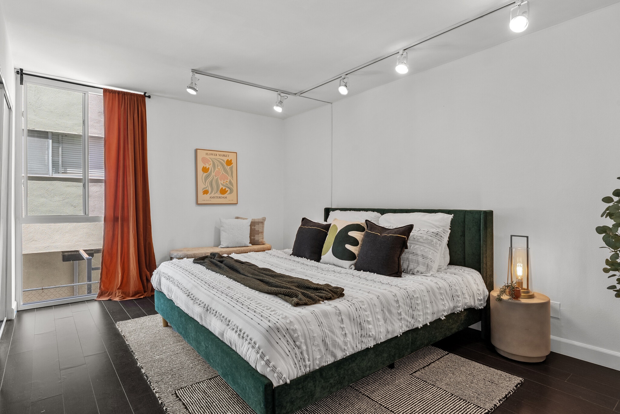 Building Photo - 1885 Veteran Ave