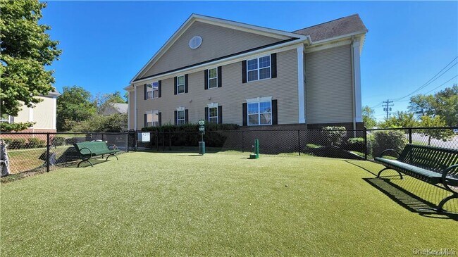 Building Photo - 208 Canter Ct