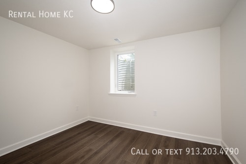 Building Photo - 8400 W 93rd St