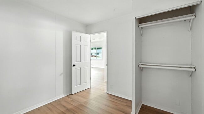 Building Photo - New 3 bedroom listing!