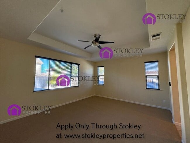 Building Photo - 2573 Tampico Dr