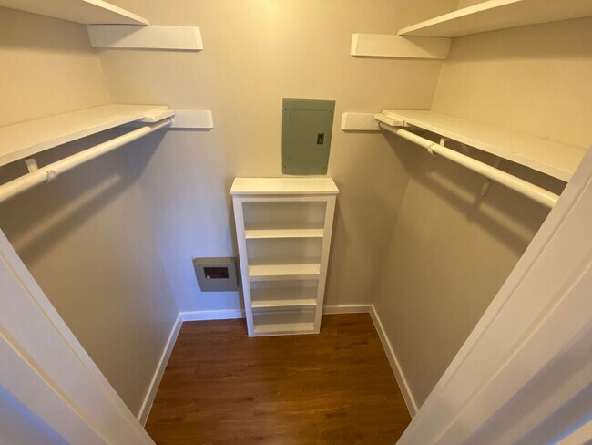 Building Photo - Pecan Walk #304