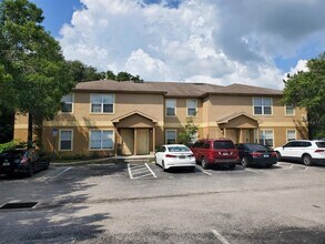 Building Photo - 5903 Willow Ridge Dr