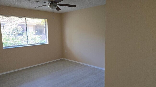 Building Photo - 3242 Coral Lake Ln