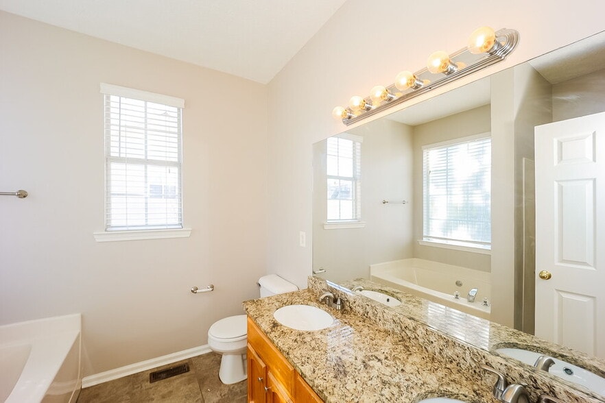 Building Photo - 510 Chestnut Oak Dr