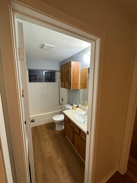 Building Photo - 4504 Dorsett Oaks Cir