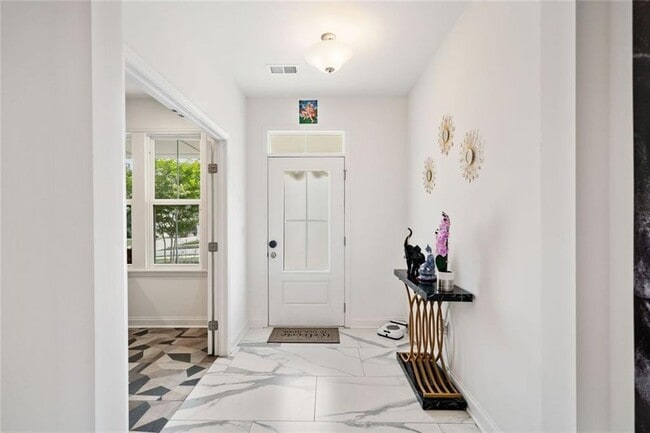 Building Photo - 2121 Harmony Dr