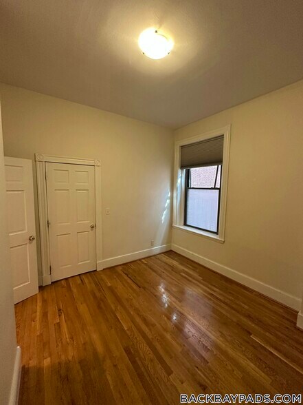 Building Photo - 366 Commonwealth Ave