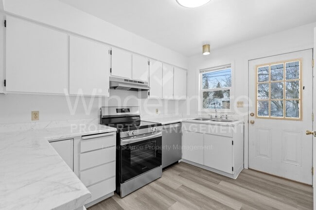 Building Photo - 11321 E Springfield Ave