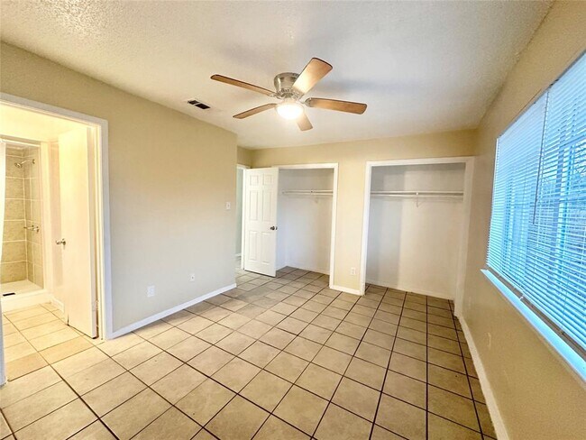 Building Photo - 7221 Ellington Cir