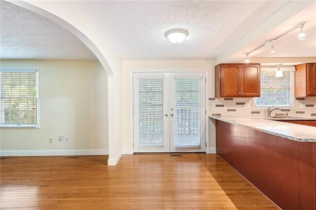 Building Photo - 140 Roswell Farms Ct