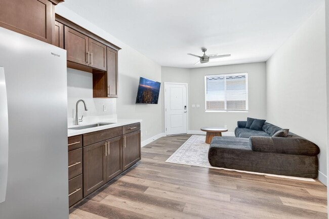 Building Photo - 1024 Saker Falcon Dr