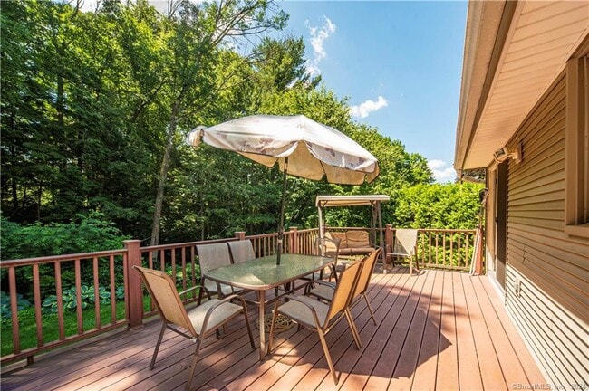 Building Photo - 70 Ivy Rd