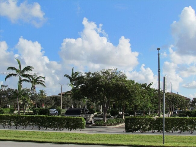 Building Photo - 500 SW 130th Terrace
