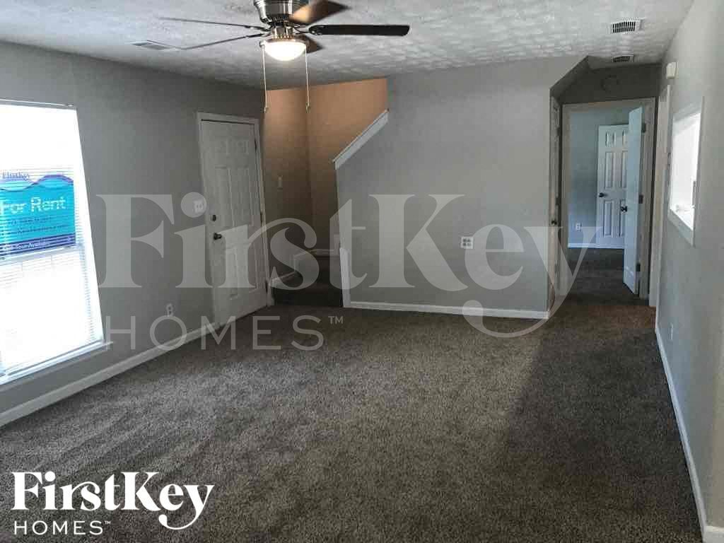 Building Photo - 20 Mildred Ln