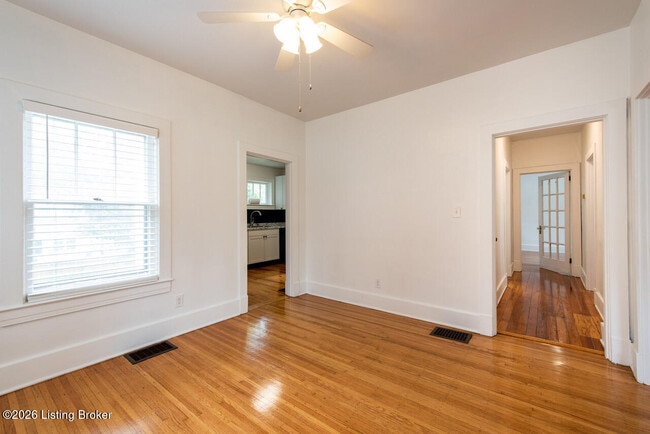 Building Photo - 2032 Lakeside Dr