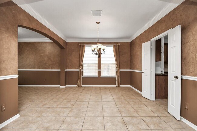 Building Photo - 2523 Sunstone Ln