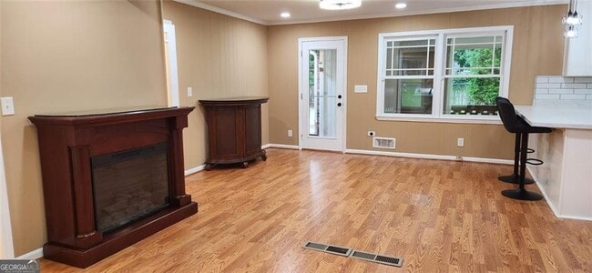 Building Photo - 348 Pine Forest Dr