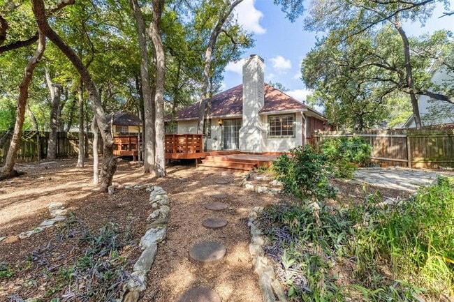 Building Photo - 5905 Shanghai Pierce Rd