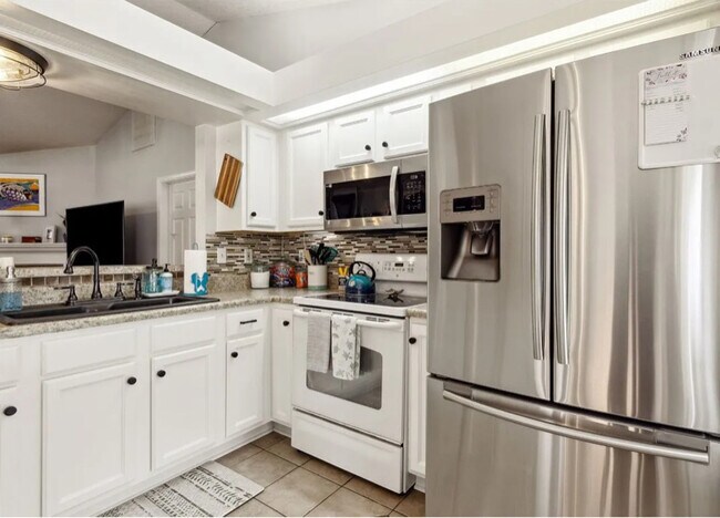 Building Photo - 96038 Maple Ct