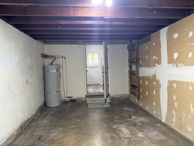 Building Photo - Fully updated 2 bed 1 bath single story duplex in a great location!