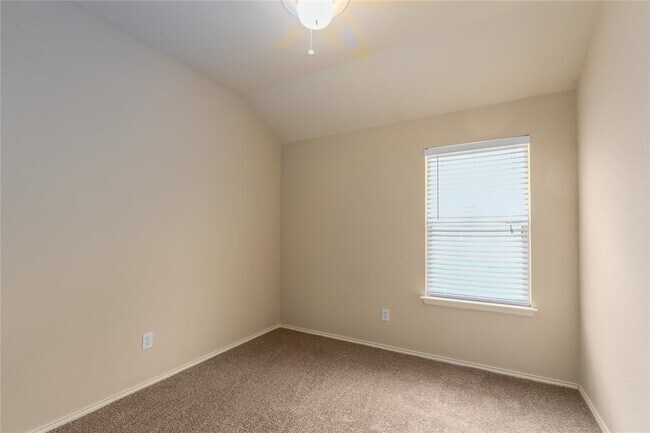 Building Photo - 116 Amberwood Ct