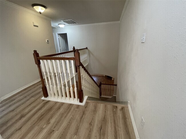 Building Photo - 6410 E Linpar Ct