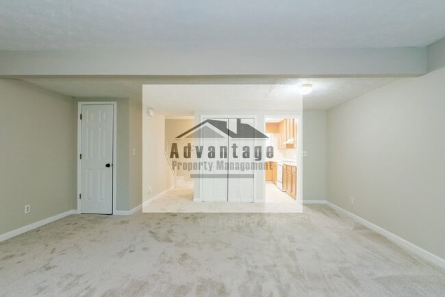 Building Photo - 2782 Country Ct SE