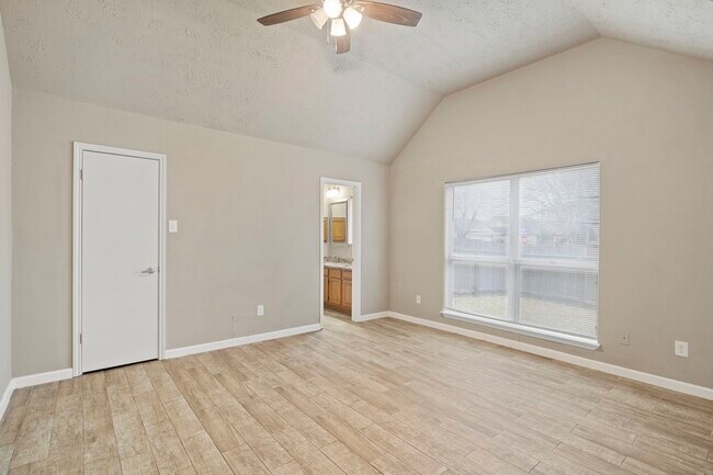 Building Photo - 2502 Planters Row