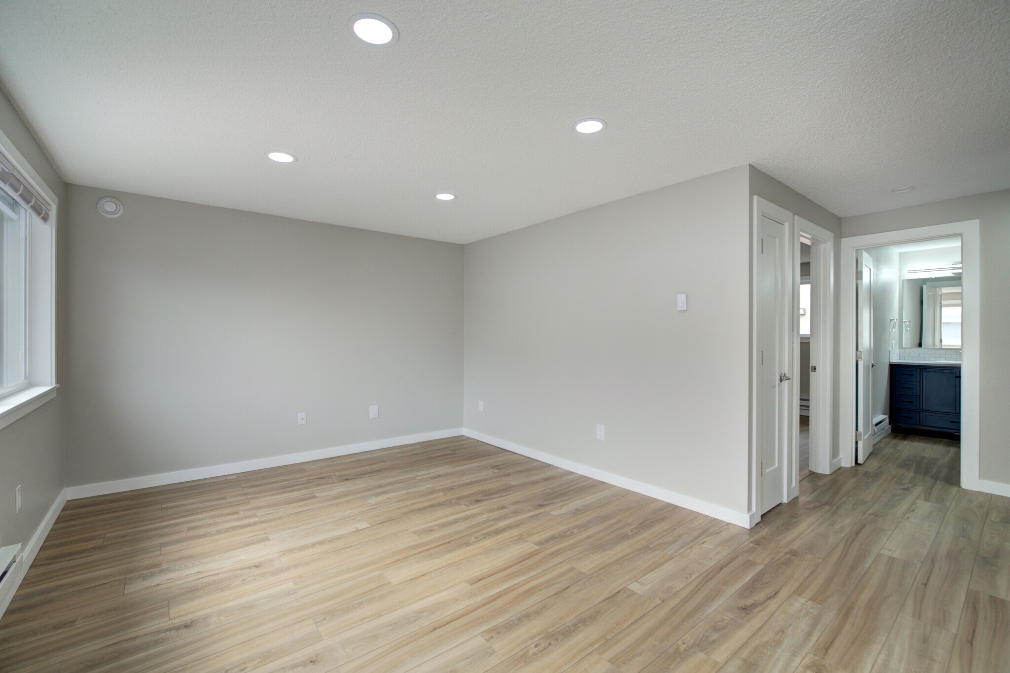 Building Photo - 13737 32nd Ave NE