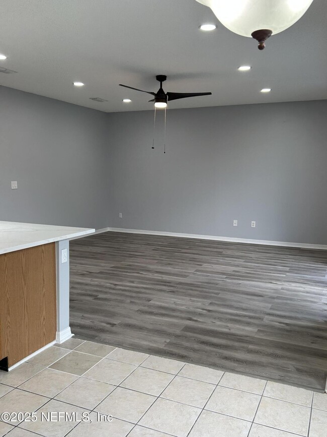 Building Photo - 10258 Meadow Point Dr