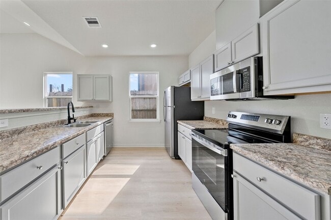 Building Photo - 4415 Castor St