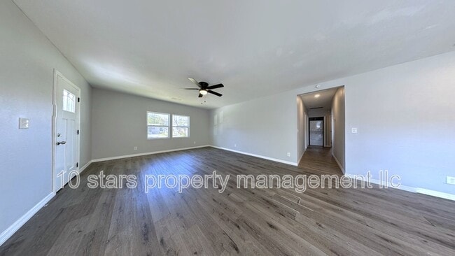 Building Photo - 3841 16th Ave S