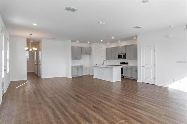 Building Photo - 1808 Sanibel Dr