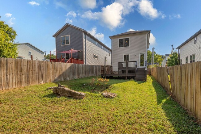 Building Photo - East Nashville Rental!